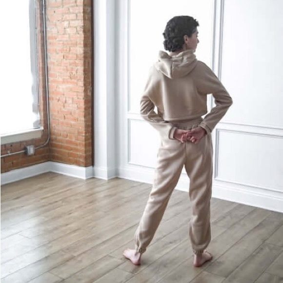 Cropped Hoodie and Sweatpants Set - Picture 3 of 3